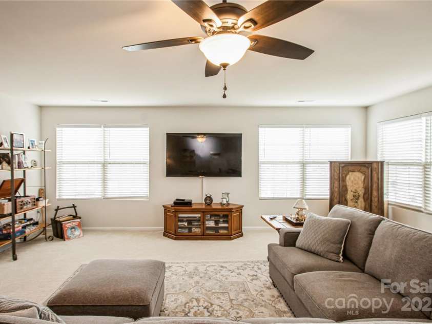 10932 Zac Hill Road, Davidson, NC 28036.  MLS# CAR4235105, YatesRealty ID 5436. FAMILY ROOM