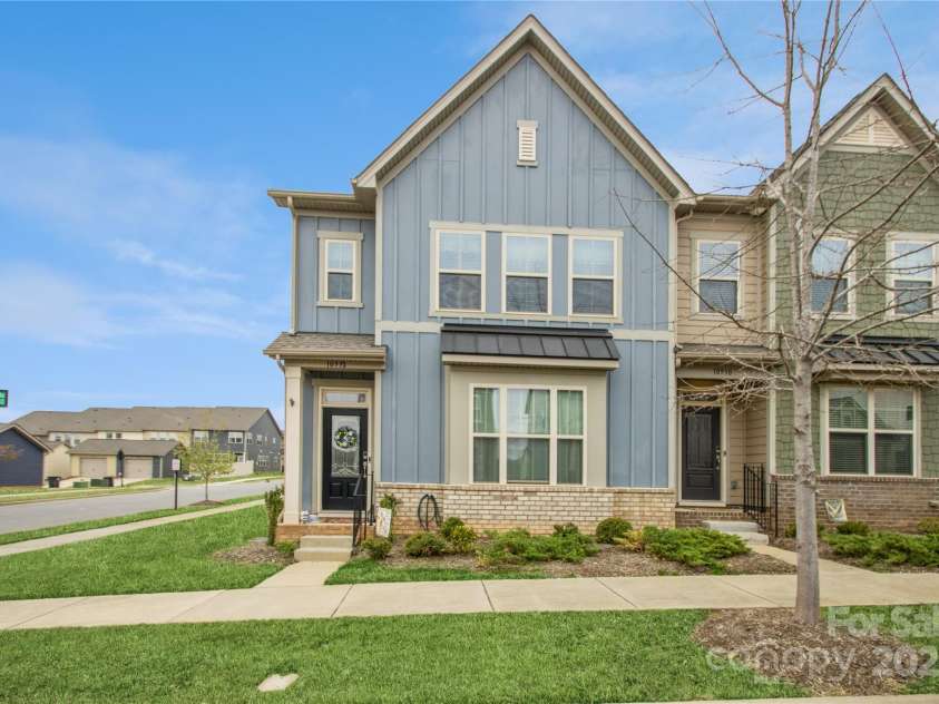 10932 Zac Hill Road, Davidson, NC 28036.  MLS# CAR4235105, YatesRealty ID 5436. FRONT VIEW