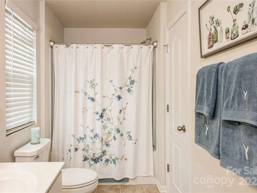10932 Zac Hill Road, Davidson, NC 28036.  MLS# CAR4235105, YatesRealty ID 5436. HALL BATHROOM