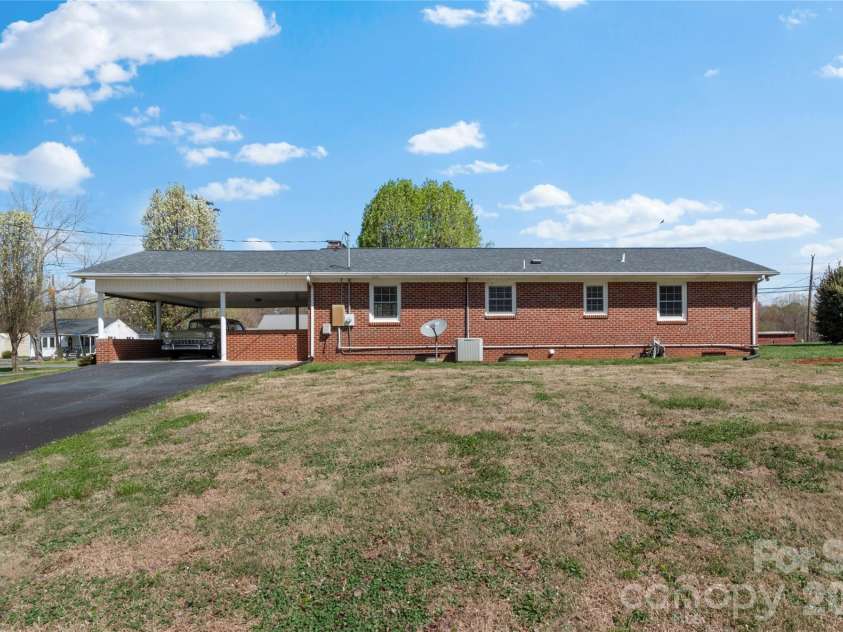 612 Main Street, Boonville, NC 27011.  MLS# CAR4358870, YatesRealty ID 5436. 