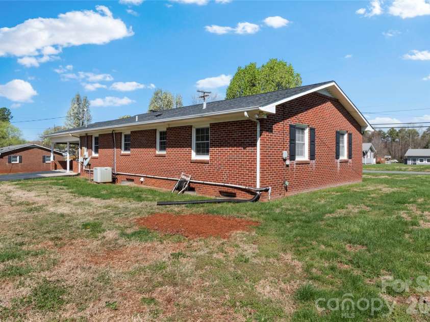 612 Main Street, Boonville, NC 27011.  MLS# CAR4358870, YatesRealty ID 5436. 