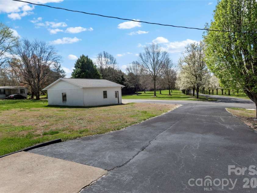 612 Main Street, Boonville, NC 27011.  MLS# CAR4358870, YatesRealty ID 5436. 
