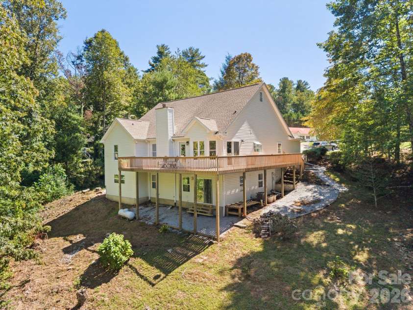 113 Laura Trace, Hendersonville, NC 28792.  MLS# CAR4424959, YatesRealty ID 54362. 