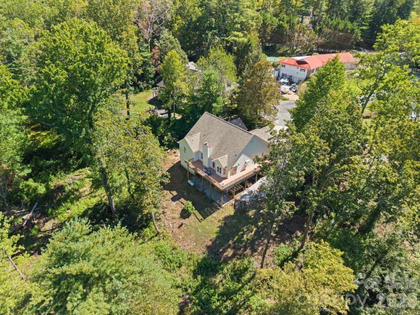 113 Laura Trace, Hendersonville, NC 28792.  MLS# CAR4424959, YatesRealty ID 54362. 