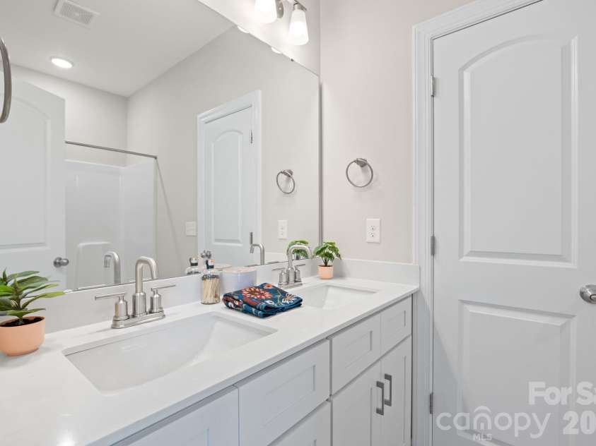 57 Walnut Springs Drive, Asheville, NC 28804.  MLS# CAR4427573, YatesRealty ID 54363. 