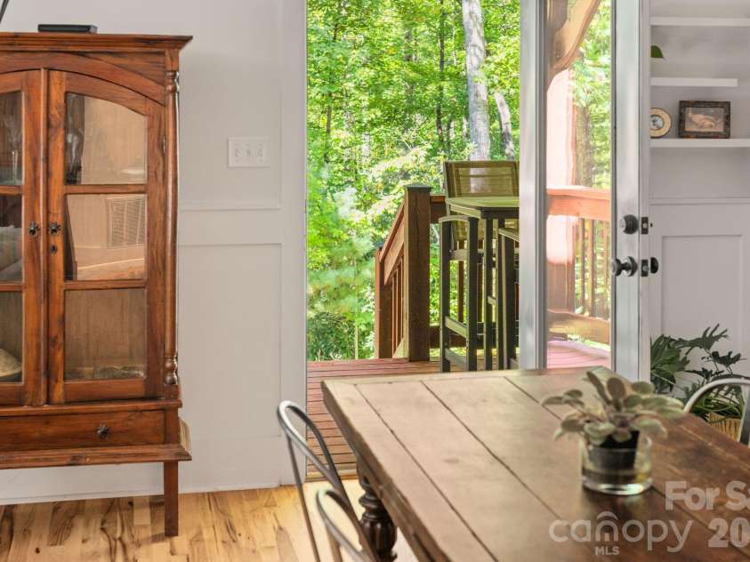 179 Woodlyn Etch Drive, Hendersonville, NC 28792.  MLS# CAR4429888, YatesRealty ID 54364. 