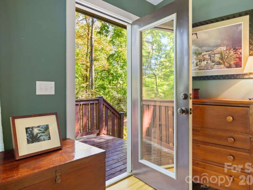 179 Woodlyn Etch Drive, Hendersonville, NC 28792.  MLS# CAR4429888, YatesRealty ID 54364. 