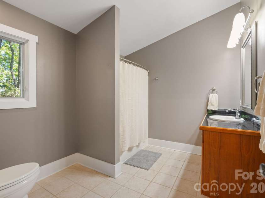 179 Woodlyn Etch Drive, Hendersonville, NC 28792.  MLS# CAR4429888, YatesRealty ID 54364. 