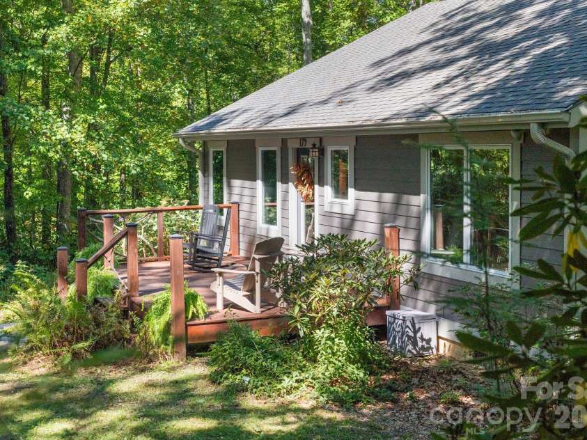 179 Woodlyn Etch Drive, Hendersonville, NC 28792.  MLS# CAR4429888, YatesRealty ID 54364. 
