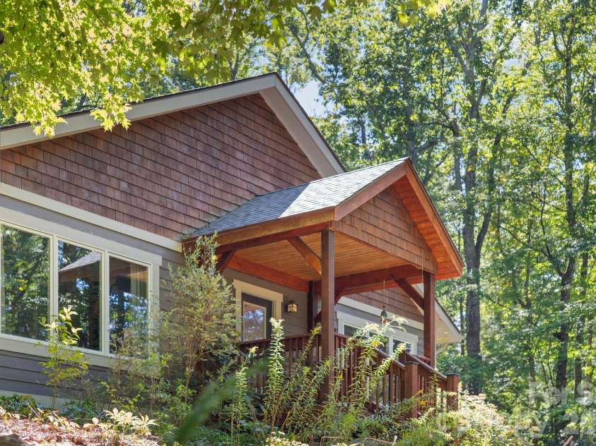 179 Woodlyn Etch Drive, Hendersonville, NC 28792.  MLS# CAR4429888, YatesRealty ID 54364. 