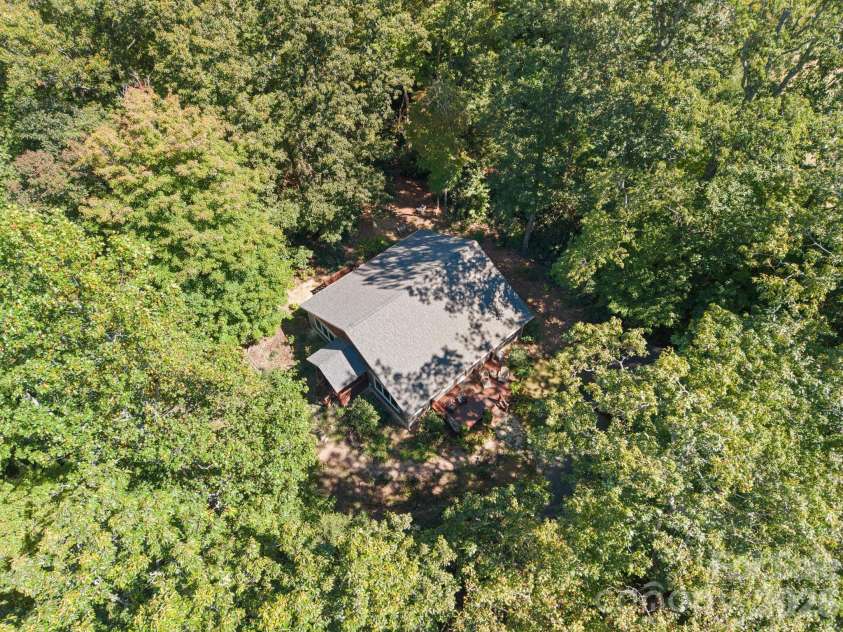 179 Woodlyn Etch Drive, Hendersonville, NC 28792.  MLS# CAR4429888, YatesRealty ID 54364. 