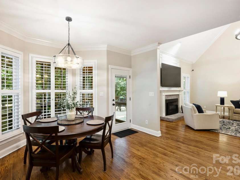 12727 Duncourtney Lane, Charlotte, NC 28277.  MLS# CAR4427559, YatesRealty ID 54365. Breakfast area