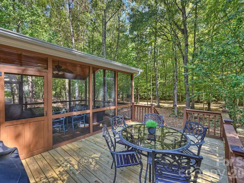 12727 Duncourtney Lane, Charlotte, NC 28277.  MLS# CAR4427559, YatesRealty ID 54365. Deck