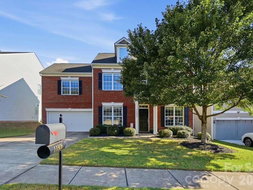 11806 Carolina Blossom Lane, Pineville, NC 28134.  MLS# CAR4428240, YatesRealty ID 54366. 