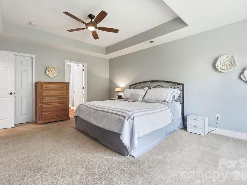 11806 Carolina Blossom Lane, Pineville, NC 28134.  MLS# CAR4428240, YatesRealty ID 54366. 