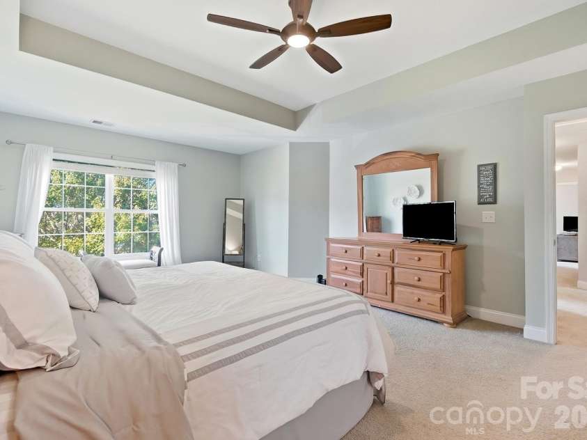 11806 Carolina Blossom Lane, Pineville, NC 28134.  MLS# CAR4428240, YatesRealty ID 54366. 