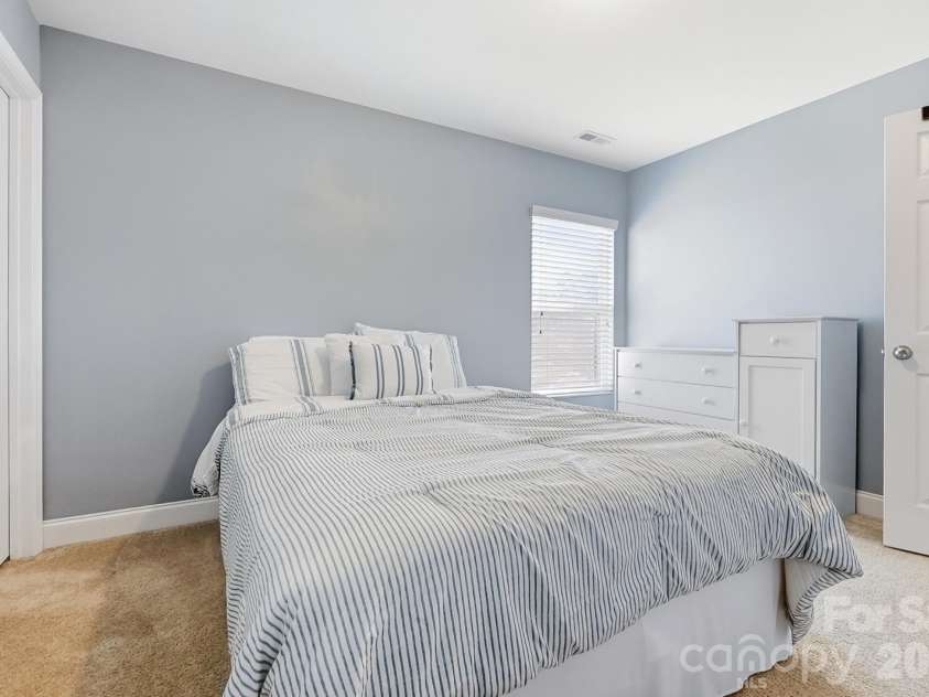 11806 Carolina Blossom Lane, Pineville, NC 28134.  MLS# CAR4428240, YatesRealty ID 54366. 