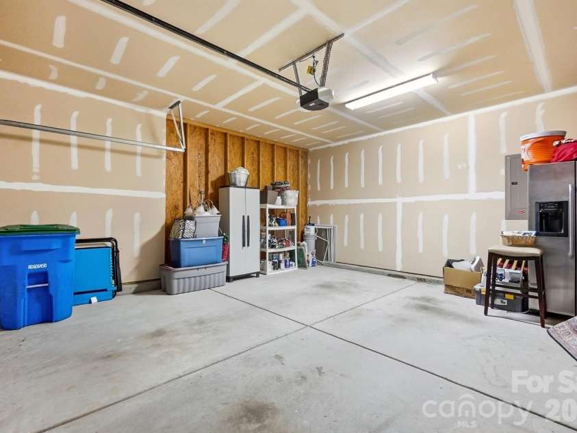 11806 Carolina Blossom Lane, Pineville, NC 28134.  MLS# CAR4428240, YatesRealty ID 54366. 
