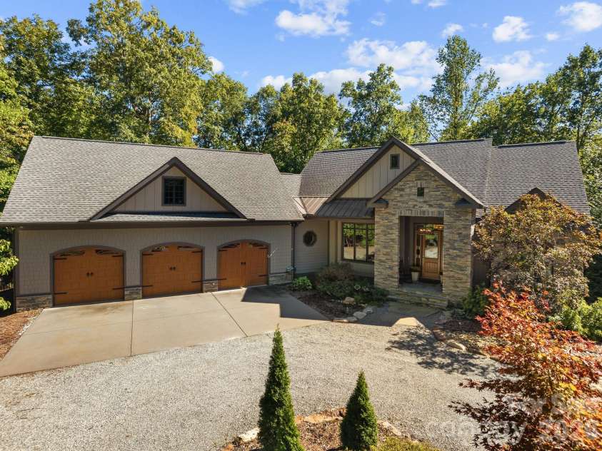 359 New Castle Road, Brevard, NC 28712.  MLS# CAR4427485, YatesRealty ID 54367. 