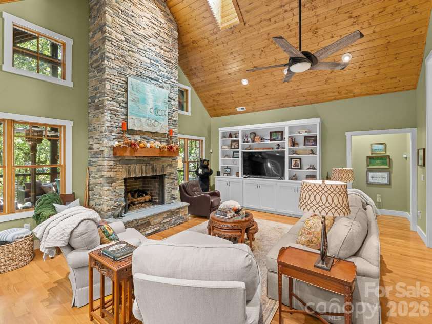 359 New Castle Road, Brevard, NC 28712.  MLS# CAR4427485, YatesRealty ID 54367. 