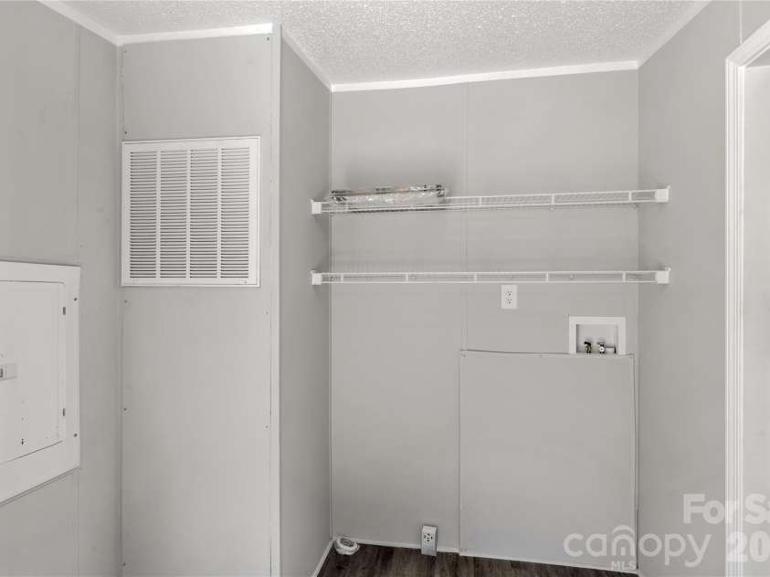 2009 Sugar Hill Road, York, SC 29745.  MLS# CAR4428416, YatesRealty ID 54369. 