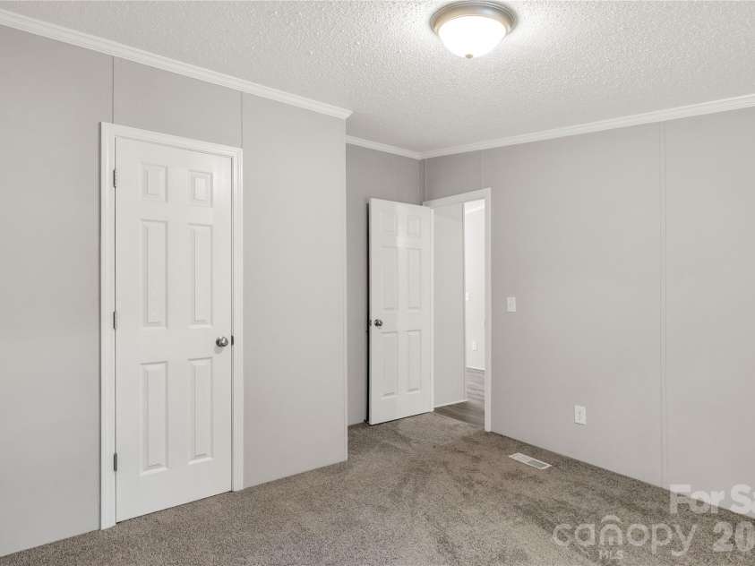 2009 Sugar Hill Road, York, SC 29745.  MLS# CAR4428416, YatesRealty ID 54369. 