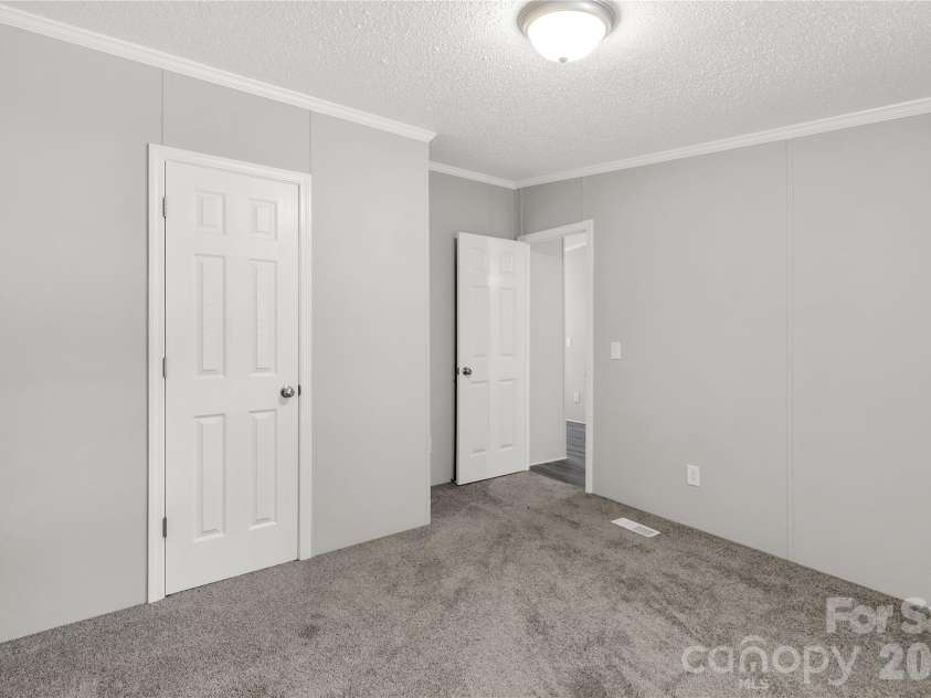 2009 Sugar Hill Road, York, SC 29745.  MLS# CAR4428416, YatesRealty ID 54369. 