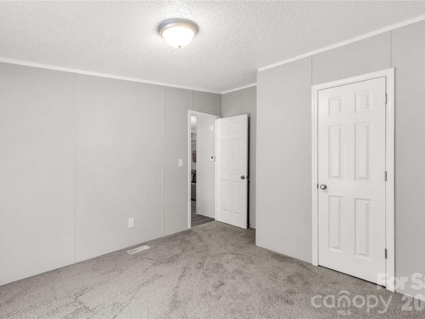 2009 Sugar Hill Road, York, SC 29745.  MLS# CAR4428416, YatesRealty ID 54369. 