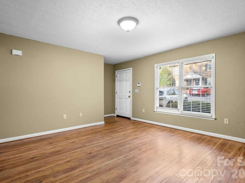 2433 1st Street, Hickory, NC 28601.  MLS# CAR4430009, YatesRealty ID 54370. 