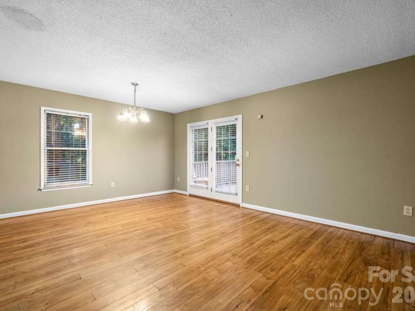 2433 1st Street, Hickory, NC 28601.  MLS# CAR4430009, YatesRealty ID 54370. 