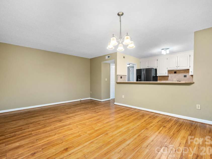 2433 1st Street, Hickory, NC 28601.  MLS# CAR4430009, YatesRealty ID 54370. 