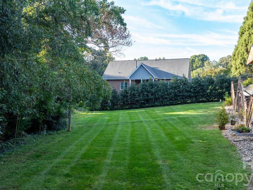 2433 1st Street, Hickory, NC 28601.  MLS# CAR4430009, YatesRealty ID 54370. 