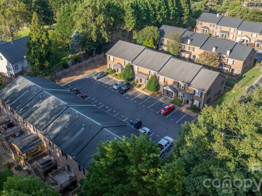 2433 1st Street, Hickory, NC 28601.  MLS# CAR4430009, YatesRealty ID 54370. 