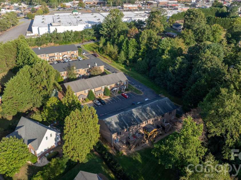 2433 1st Street, Hickory, NC 28601.  MLS# CAR4430009, YatesRealty ID 54370. 