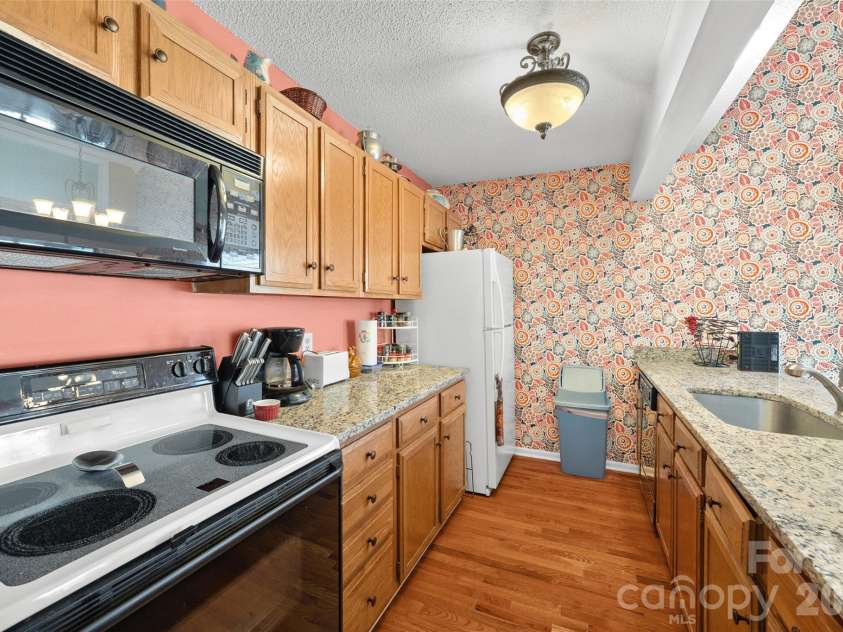 12 Marina Road, Lake Wylie, SC 29710.  MLS# CAR4430463, YatesRealty ID 54371. 