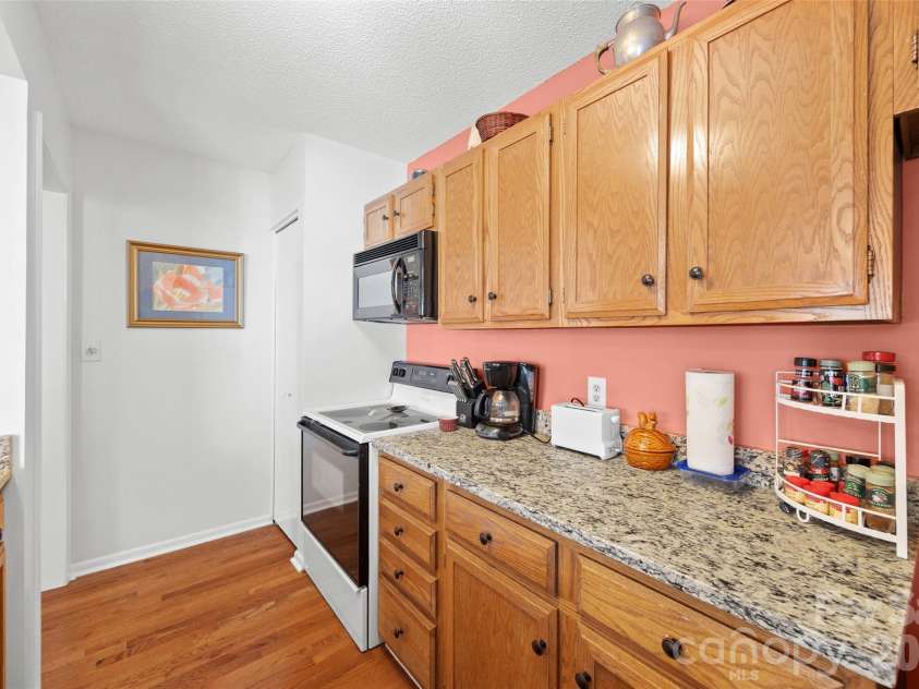 12 Marina Road, Lake Wylie, SC 29710.  MLS# CAR4430463, YatesRealty ID 54371. 