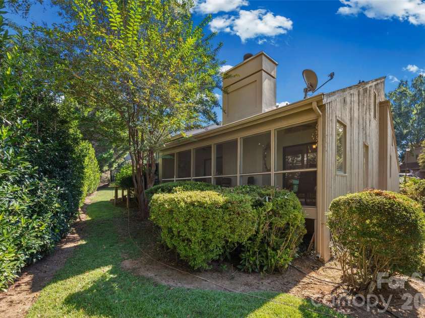 12 Marina Road, Lake Wylie, SC 29710.  MLS# CAR4430463, YatesRealty ID 54371. 
