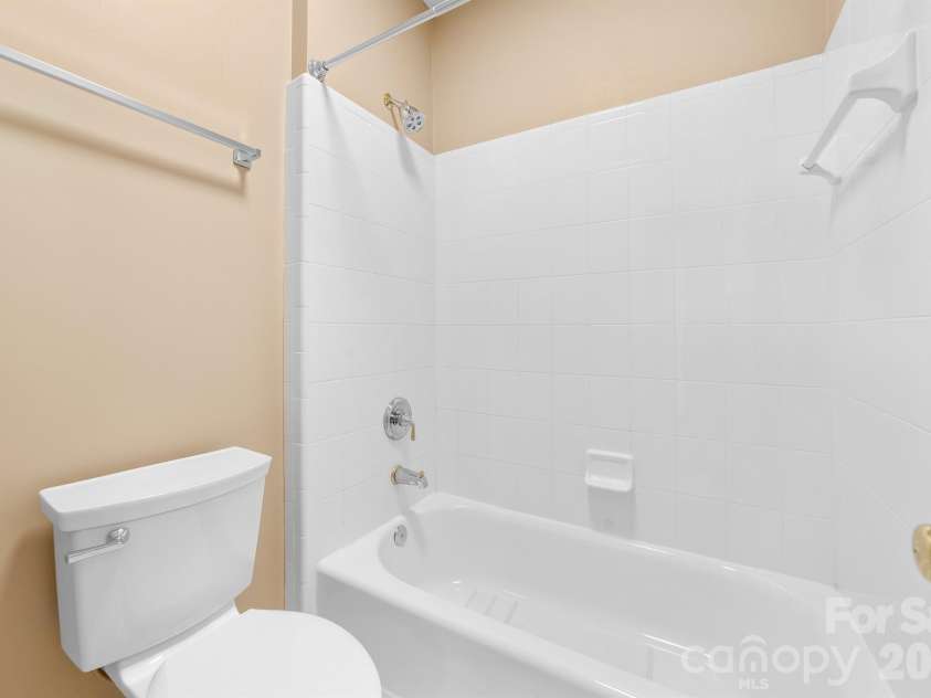 4014 Belle Meade Circle, Belmont, NC 28012.  MLS# CAR4429750, YatesRealty ID 54372. 