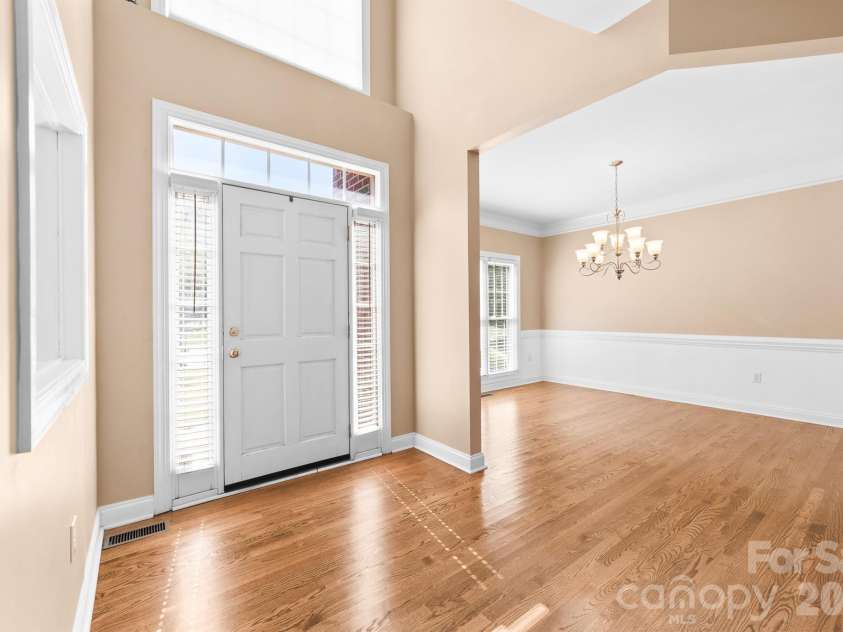 4014 Belle Meade Circle, Belmont, NC 28012.  MLS# CAR4429750, YatesRealty ID 54372. Foyer