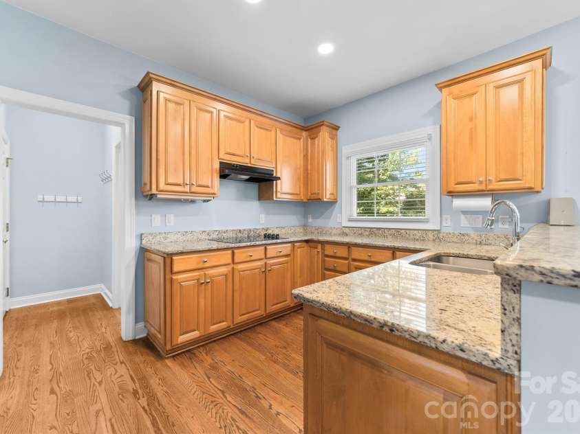 4014 Belle Meade Circle, Belmont, NC 28012.  MLS# CAR4429750, YatesRealty ID 54372. Kitchen with granite countertops