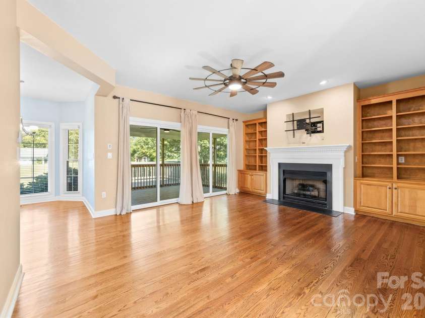 4014 Belle Meade Circle, Belmont, NC 28012.  MLS# CAR4429750, YatesRealty ID 54372. Living Room