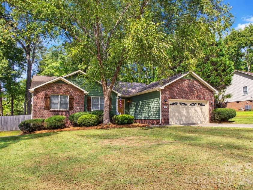 101 Antelope Drive, Mount Holly, NC 28120.  MLS# CAR4429952, YatesRealty ID 54374. 