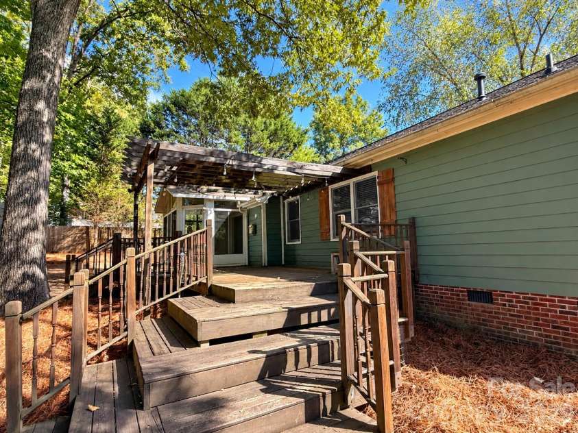 101 Antelope Drive, Mount Holly, NC 28120.  MLS# CAR4429952, YatesRealty ID 54374. 