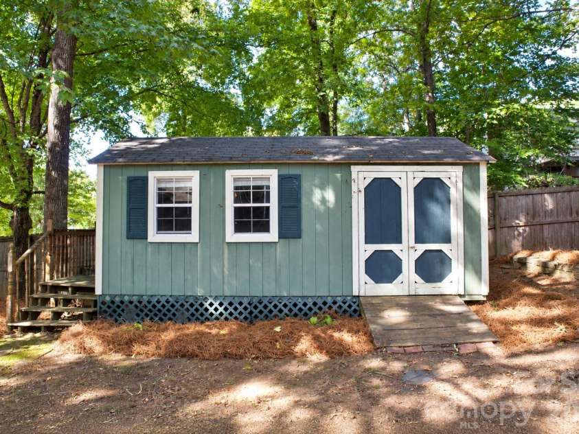 101 Antelope Drive, Mount Holly, NC 28120.  MLS# CAR4429952, YatesRealty ID 54374. 