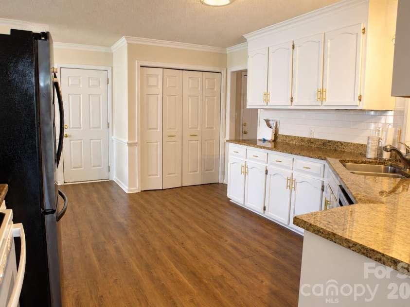 101 Antelope Drive, Mount Holly, NC 28120.  MLS# CAR4429952, YatesRealty ID 54374. 