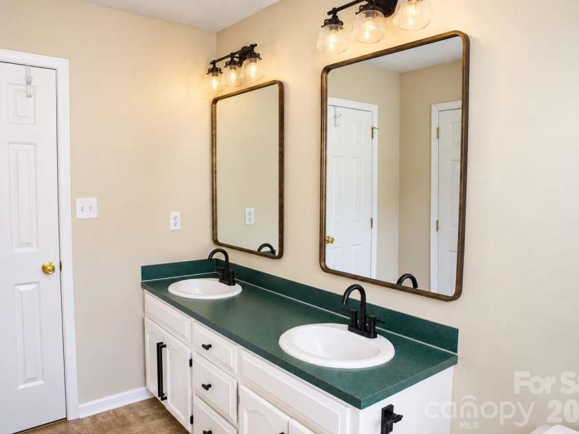 101 Antelope Drive, Mount Holly, NC 28120.  MLS# CAR4429952, YatesRealty ID 54374. 