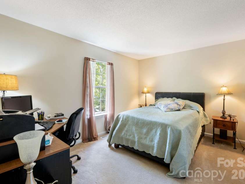 1300 Sugar Hollow Drive, Charlotte, NC 28214.  MLS# CAR4430135, YatesRealty ID 54375. 
