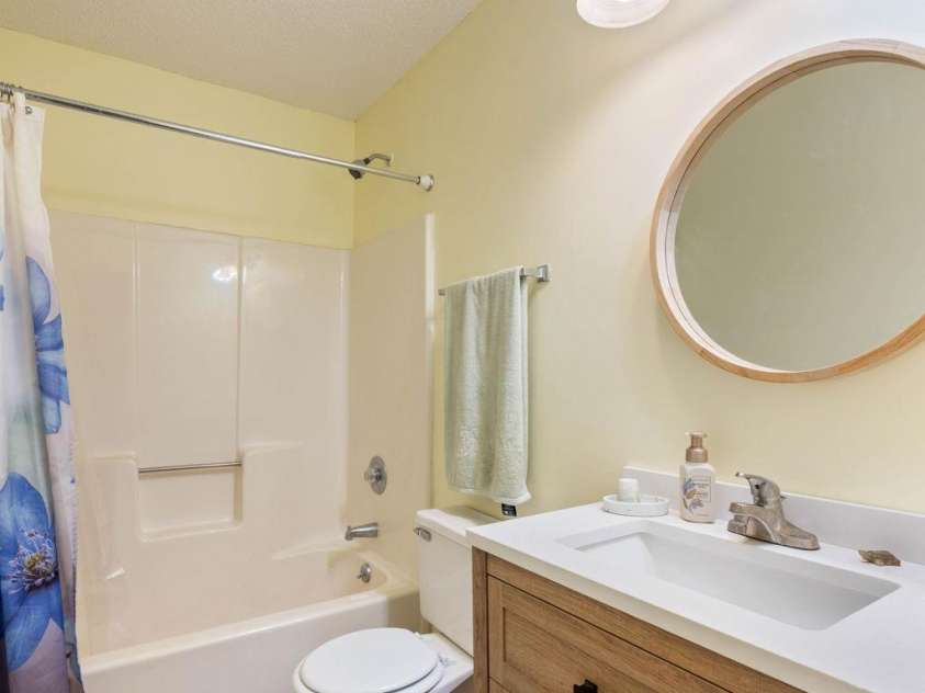 1300 Sugar Hollow Drive, Charlotte, NC 28214.  MLS# CAR4430135, YatesRealty ID 54375. 