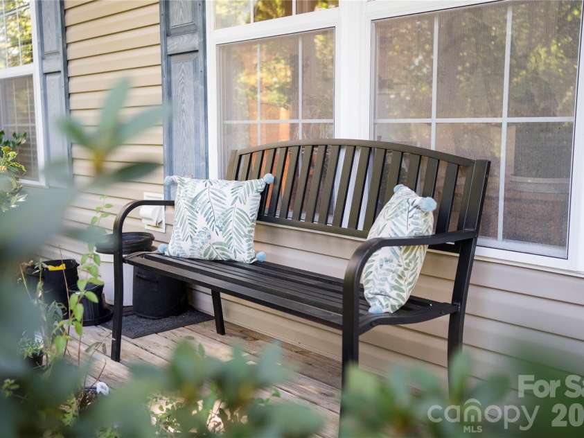 40 Rocking Porch Lane, Asheville, NC 28805.  MLS# CAR4429579, YatesRealty ID 54376. 