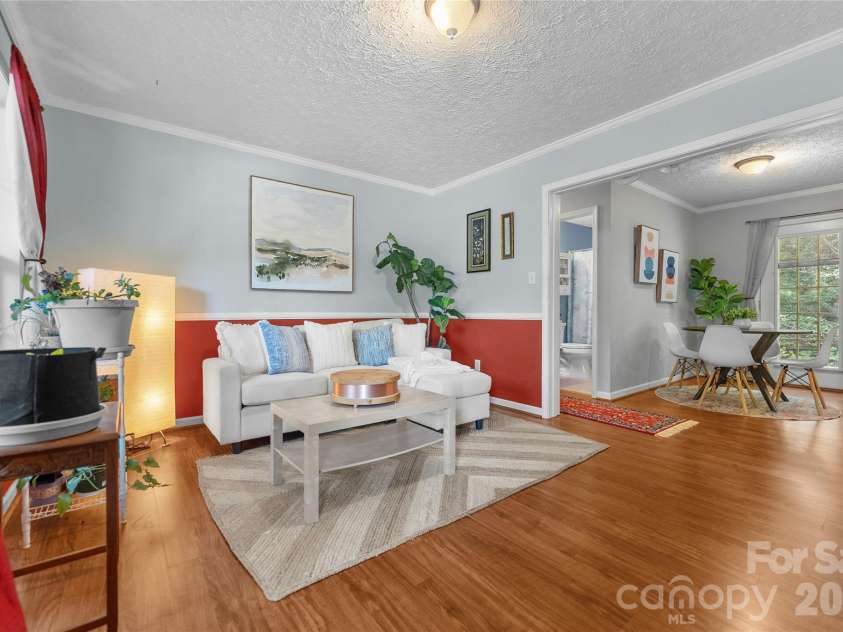 40 Rocking Porch Lane, Asheville, NC 28805.  MLS# CAR4429579, YatesRealty ID 54376. 